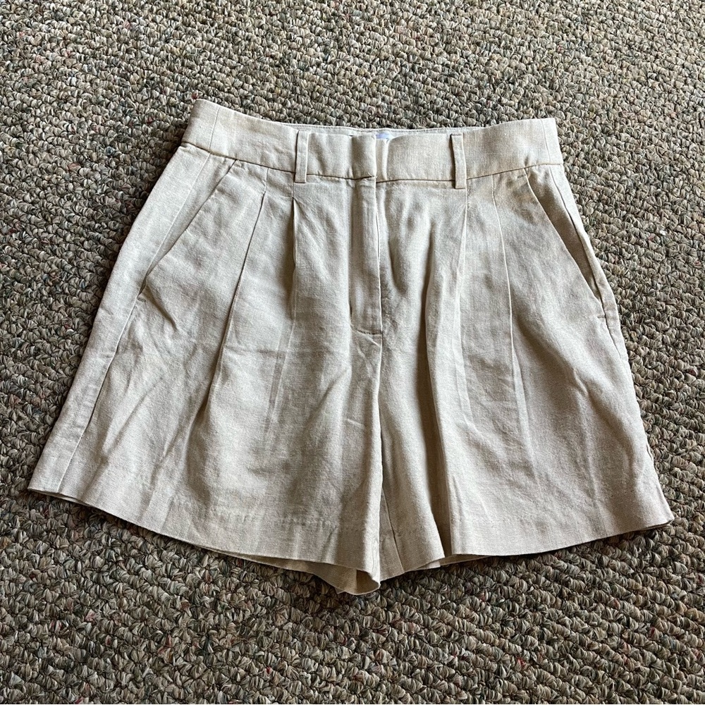 Extra High-Waisted Linen-Blend Taylor Trouser Shorts